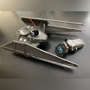 Star Wars Force Link Kylo Ren’s TIE Silencer & Kylo Ren figure